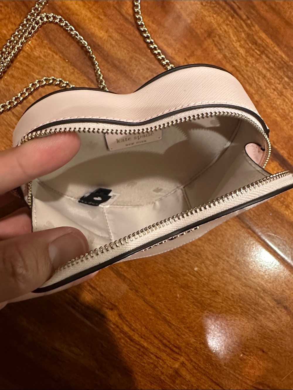 kate spade Heart Crossbody Bag in Pale Pink with Gold Chain - Picture 2 of 4